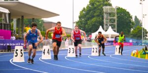 Imagen del inicio de una carrera de pista