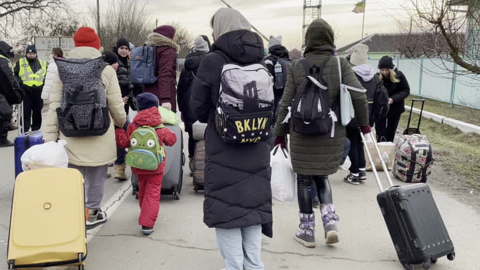 Fotograma del documental War Crime que muestra la evacuación de los empleados y familias de GSC Game World